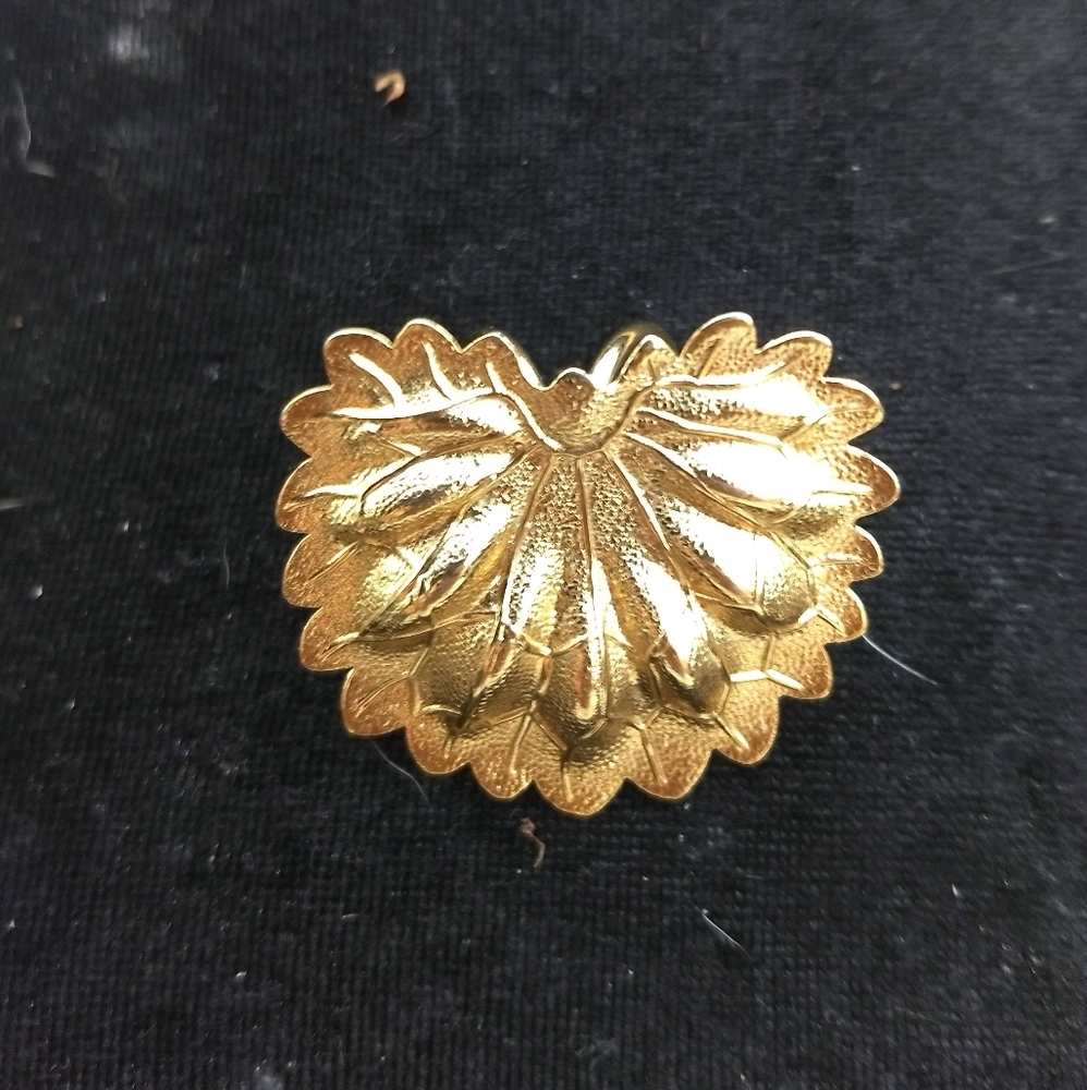 LEAF SCARF LOOP / Scarves Pendant / Ascot Pin / Sh